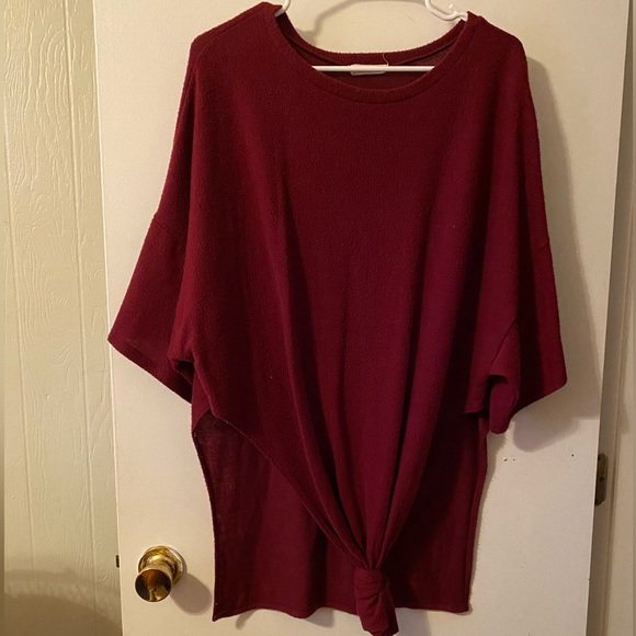 Burgundy sweater - Picture 1 of 1